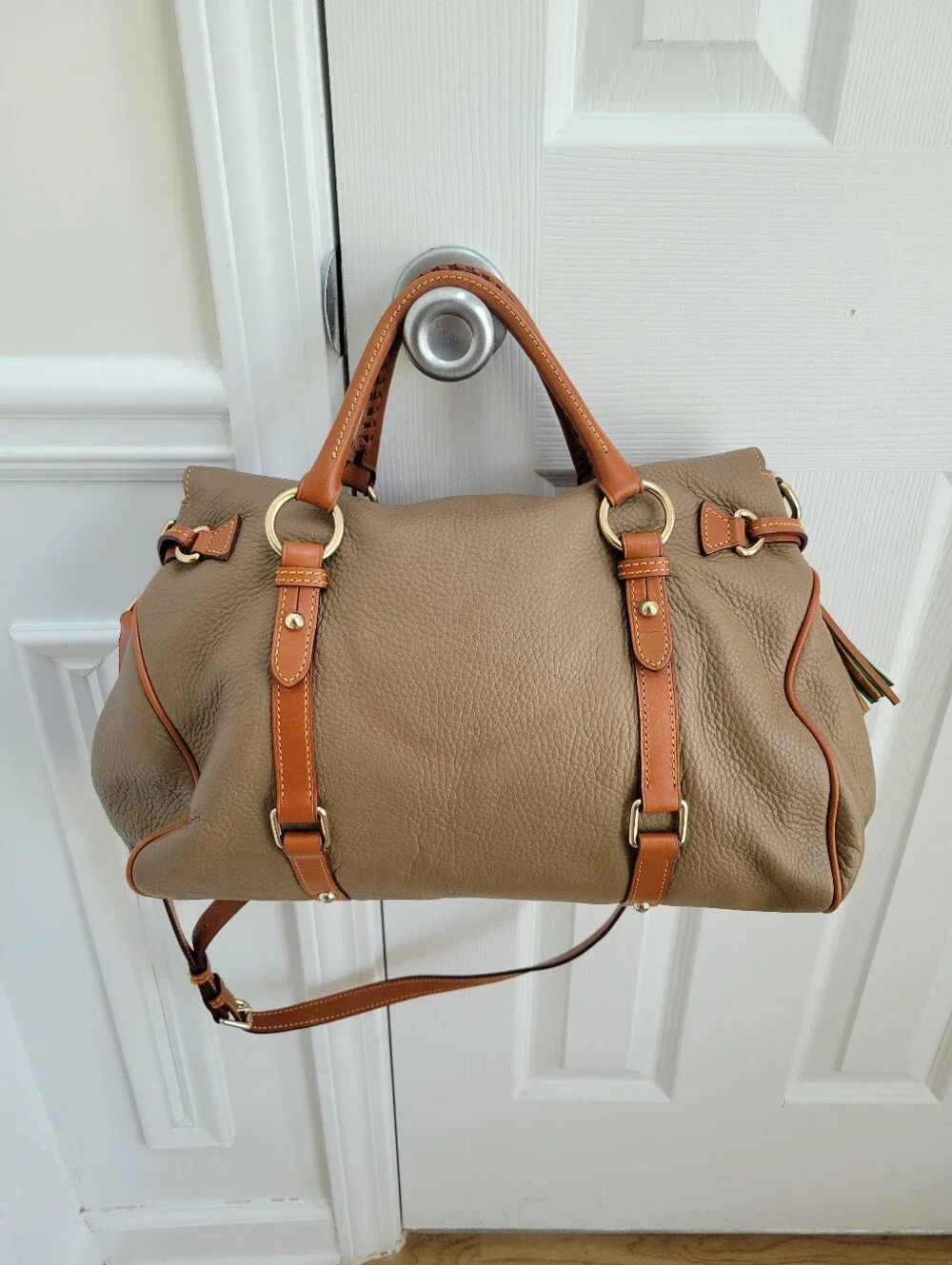 Dooney & Bourke beautiful dooney